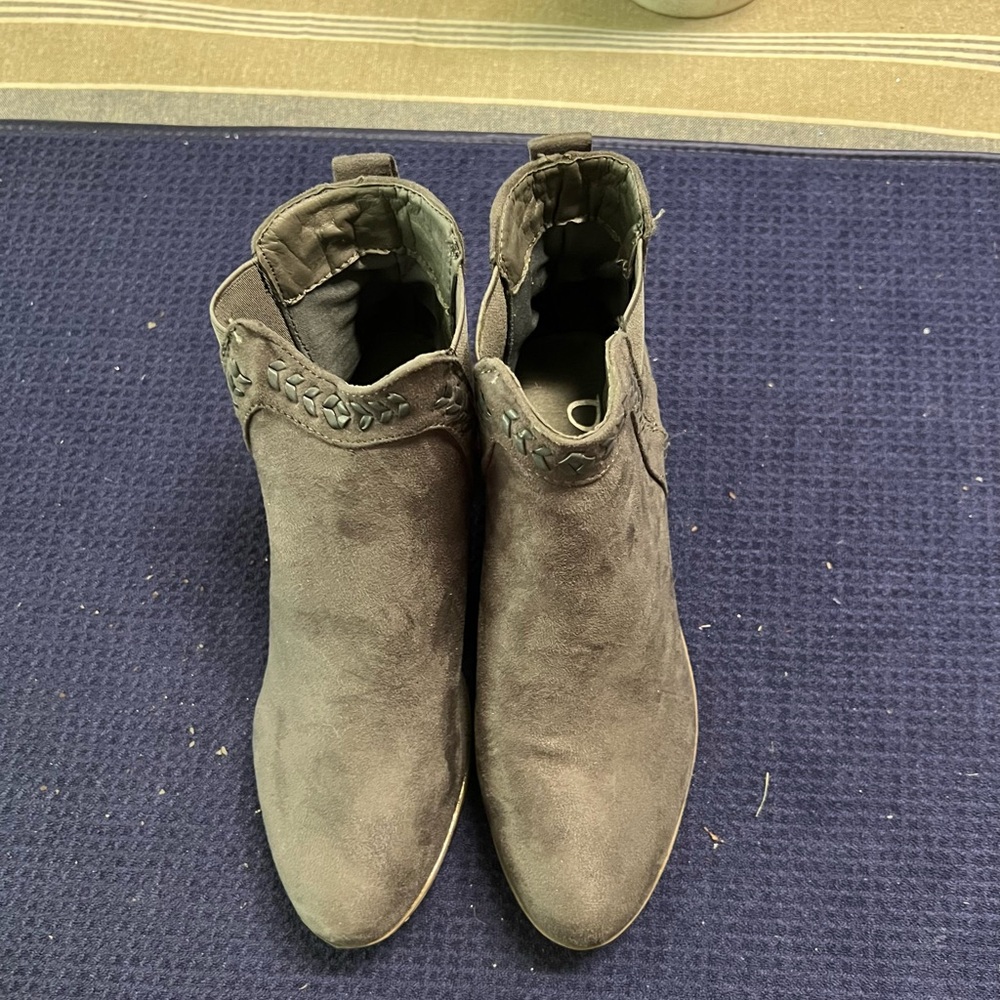 Elegant Suede Ankle Booties in Gray - Picture 2 of 5